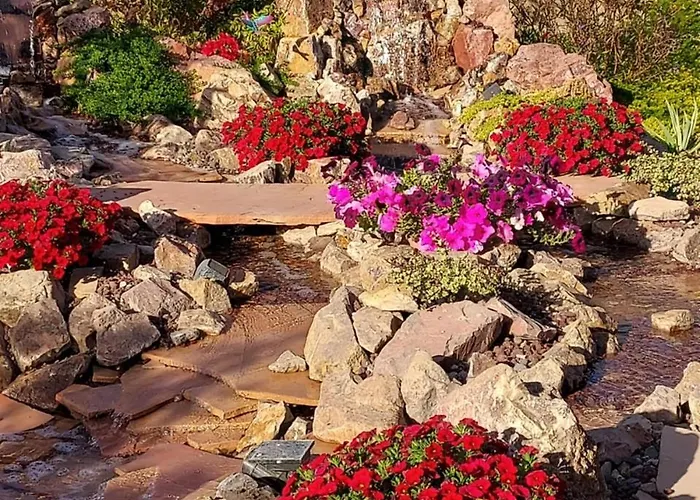 Dom wakacyjny Gorgeous Waterfall Oasis Retreat Coolidge